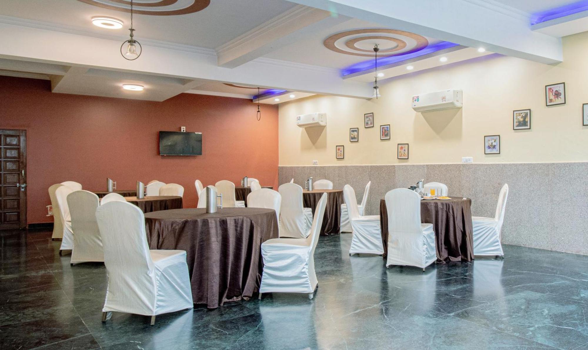 Treebo The Anchorage Malviya Nagar Hotel Jaipur Bagian luar foto